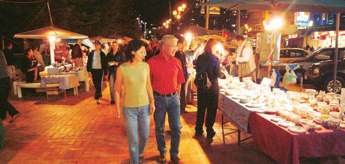 Surfers Paradise Beachfront Market